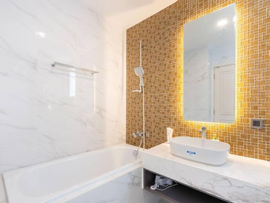 The Rixx Downtown Apartment@d1/pool/gym/operahouse *